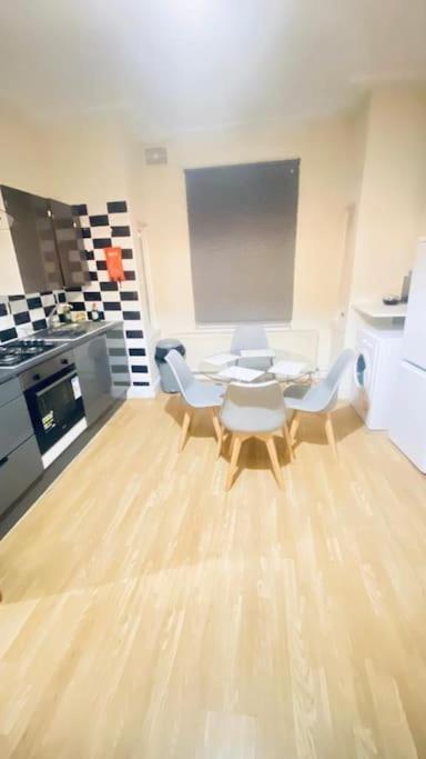 Evo Green Gravesend 2 Bed Apartment - 2 Mins Stn Town Centre Bagian luar foto