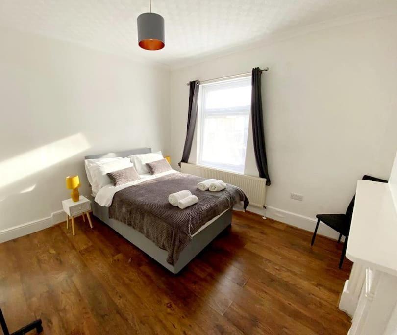 Evo Green Gravesend 2 Bed Apartment - 2 Mins Stn Town Centre Bagian luar foto