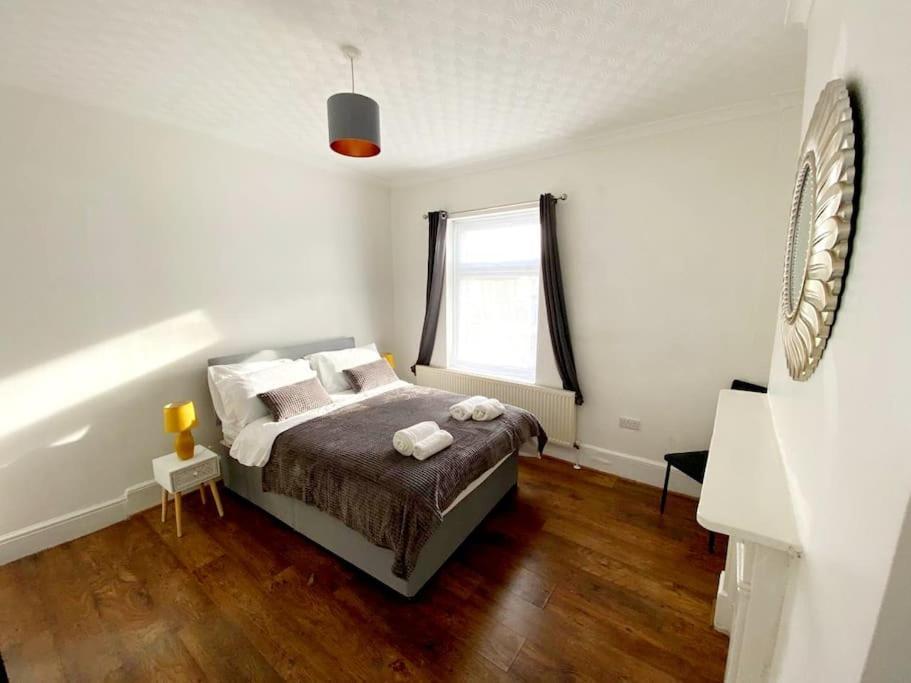 Evo Green Gravesend 2 Bed Apartment - 2 Mins Stn Town Centre Bagian luar foto